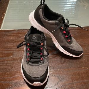 Women’s size 7.5 Reebok Speedlux 3.0, Black and Pink